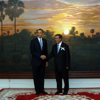 Obama asiste a cumbre asiática empañada por la tensión