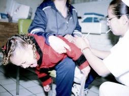 Un ejemplo sería: Los casos de tosferina en América Latina crecieron un 90% en la última década. ARCHIVO  /