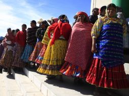 Entre las modificaciones propuestas está que los temas de la mujer e indígenas se sumen a la estructura de la Sedesol. ARCHIVO  /