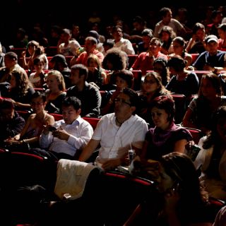 La FIL, con lenguaje corporal chileno