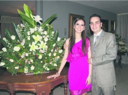 NOVIOS. Regina Aranzazú Rosas y Javier Mora formalizaron su compromiso.  /