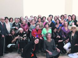 UNA AMISTAD DE ORO. El grupo Voces Culturales festeja medio siglo de fomentar la cultura.  /