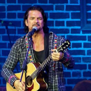 Arjona complace al público capitalino