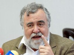 El senador Alejandro Encinas asegura que seguirá siendo perredista. ARCHIVO  /