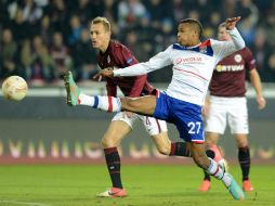 El empate entre el Olympique de Lyon (d) y el Sparta de Praga sentenció al Athletic. EFE  /