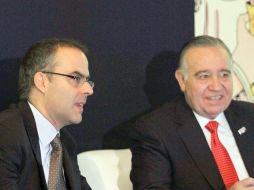 Señales. Juan Pardinas y Valentín Diez, del Imco, destacaron la deuda y la inseguridad como frenos de la economía. NTX  /