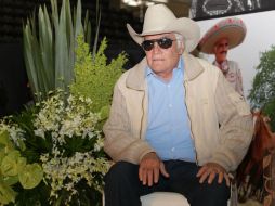 Vicente Fernández durante la rueda de prensa donde habló sobre su estado de salud.  /