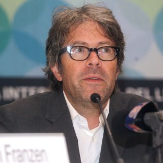 Jonathan Franzen engalana la FIL