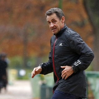 Sarkozy niega haber recibido dinero para campaña presidencial