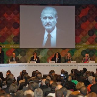 Evocan a Carlos Fuentes en la inauguración de la FIL