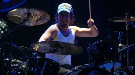 El baterista y cantante comentó que la propuesta musical es distinta a la que hizo en su momento con Lucybell. ARCHIVO  /