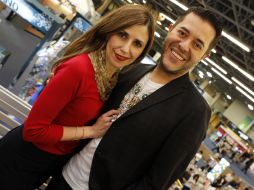 Antonio González Cosío y Lucy Lara presentaron su primer proyecto literario ''El poder de la ropa''.  /