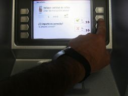 El detenido dijo ser empleado de una empresa que se encarga de dar mantenimiento a cajeros automáticos. ARCHIVO  /