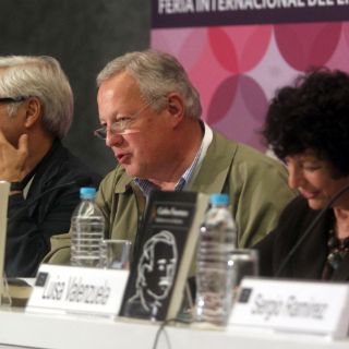 Todos los Carlos Fuentes posibles