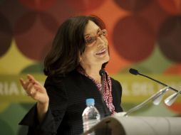 La escritora Ángeles Mastretta despidió a los asistentes cantándoles una canción.  /