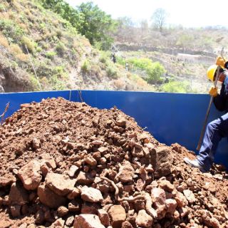 Ponen candados a la exportación de hierro mexicano