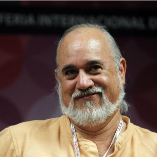 ''Los escritores latinoamericanos nos conocemos poco'': Mosquera