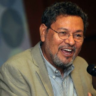 Élmer Mendoza platica de su nueva novela ''Nombre de perro''