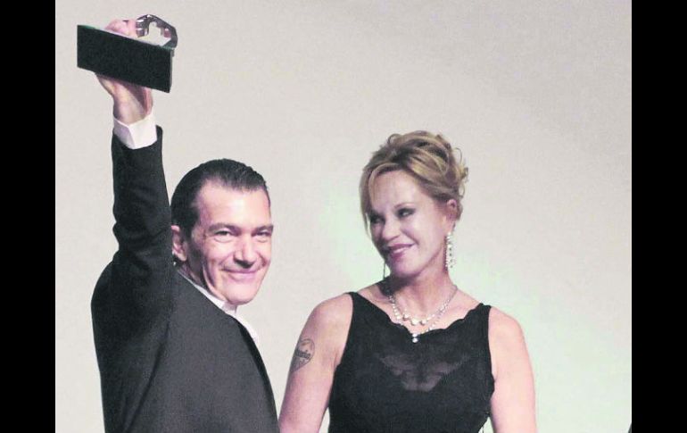 Prometen volver. Antonio Banderas y Melanie Griffith aceptaron la invitación para regresar con su familia a disfrutar de Acapulco. NTX  /
