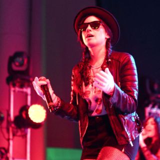 Javiera Mena, entre electropop y boleros