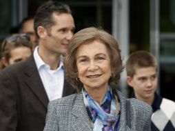 La reina Sofía a su salida del hospital madrileño Quirón San José, donde ha visitado al rey Juan Carlos. ARCHIVO  /