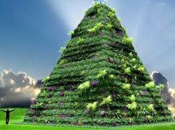 La Pirámide del Pensamiento Positivo contendrá 700 mil pensamientos positivos encapsulados en botellas PET. ARCHIVO  /