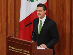 Enrique Peña Nieto viaja a EU en compañía de su equipo de transición. ARCHIVO  /