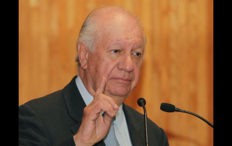El ex presidente chileno, Ricardo Lagos, en su discurso ofrecido en el Paraninfo de la Universidad de Guadalajara.  /
