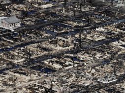 Imagen del barrio Breezy Point, NY, donde más de 50 casas resultaron quemadas. ARCHIVO  /