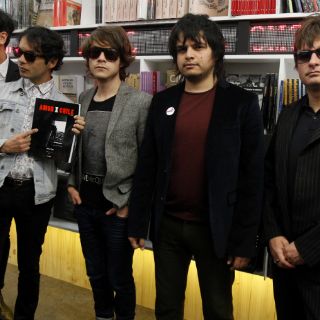 Los Bunkers, en un mar de letras