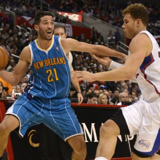 Vásquez rompe la racha perdedora de Hornets