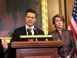 Enrique Peña Nieto se reunió con Nancy Pelosi, líder de la minoría demócrata en la Cámara de Representantes de EU. EFE  /
