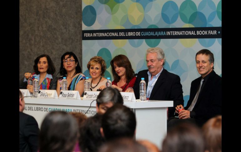 Escritores recuerdan la labor de Carlos Fuentes.  /