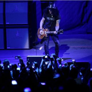 Slash presentó espectacular concierto