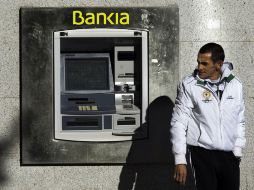 El nacionalizado grupo bancario español BFA-Bankia prescindirá de seis mil empleados. AFP  /