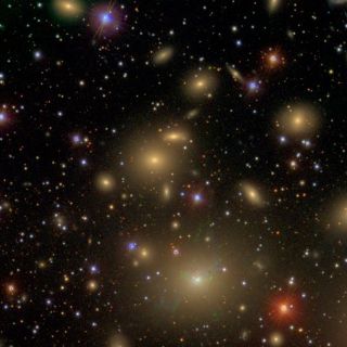 Descubren un agujero negro súper masivo