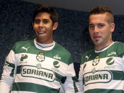 Néstor Calderón y Mauro Cejas ya se pusieron la playera que defenderán en el 2013. MEXSPORT  /