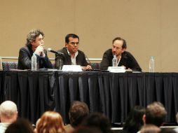 Salvador Camarena, Ernesto Núñez y Andrés Ramírez durante la presentación del libro.  /