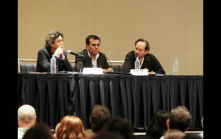 Salvador Camarena, Ernesto Núñez y Andrés Ramírez durante la presentación del libro.  /