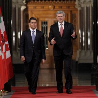 Harper promete revisar el tema de visado a mexicanos