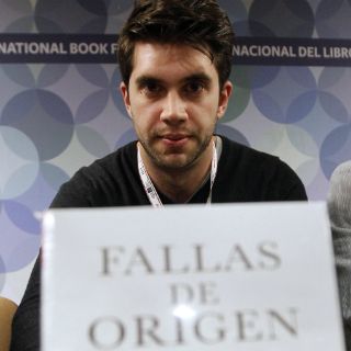Daniel Krauze presenta su novela premiada en la FIL