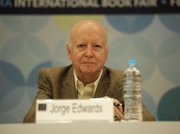 Presentación del libro Los Círculos Morados del autor Jorge Edwards de Editorial Lumen.  /