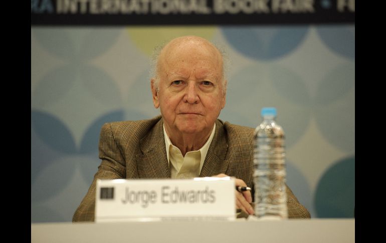 Presentación del libro Los Círculos Morados del autor Jorge Edwards de Editorial Lumen.  /