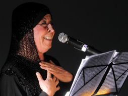 El artista se comunicó a través de susurros debido al cáncer de garganta que padece.  /