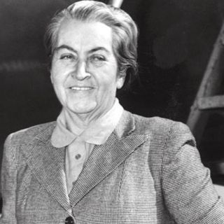 Presentan la primera traducción al hindi de la obra de Gabriela Mistral