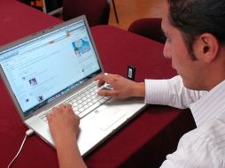 De unos dos mil millones de personas conectadas en el mundo, casi la mitad está en economías emergentes. ARCHIVO  /