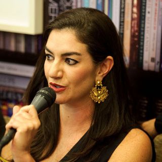 El derecho a la poesía de Mariana Salinas