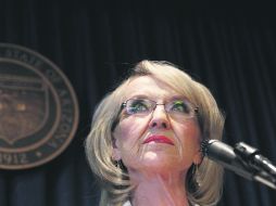 Jan Brewer, mandataria de Arizona, a toda costa quiere hacer valer su clasificación migratoria, por encima de la autoridad federal. AP  /