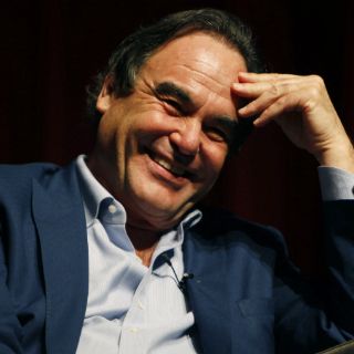 Oliver Stone dice que su cine sirve para mejorar el nivel educativo en EU