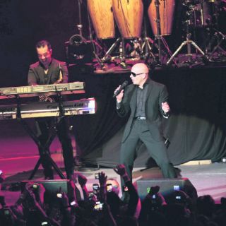 Pitbull provoca una avalancha sonora en el Auditorio Telmex